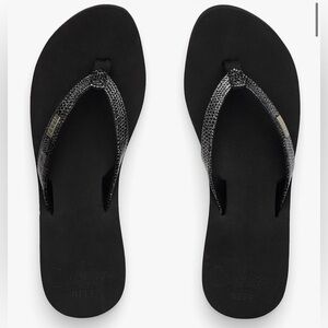 🩴NWT🩴REEF Black & Silver Flip Flops
